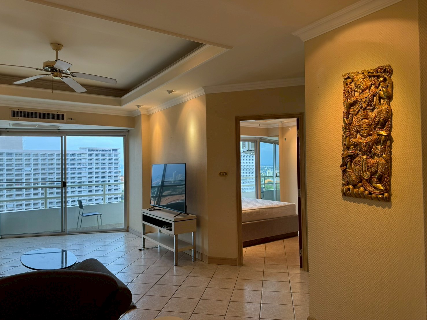 LINE_ALBUM_View Talay 340640-641_251022_22